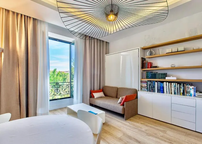 Grand H -F2, Face Vieux- Nice, Terrasse, Ascenseur, Climatisation, Terrace - Nice City Center