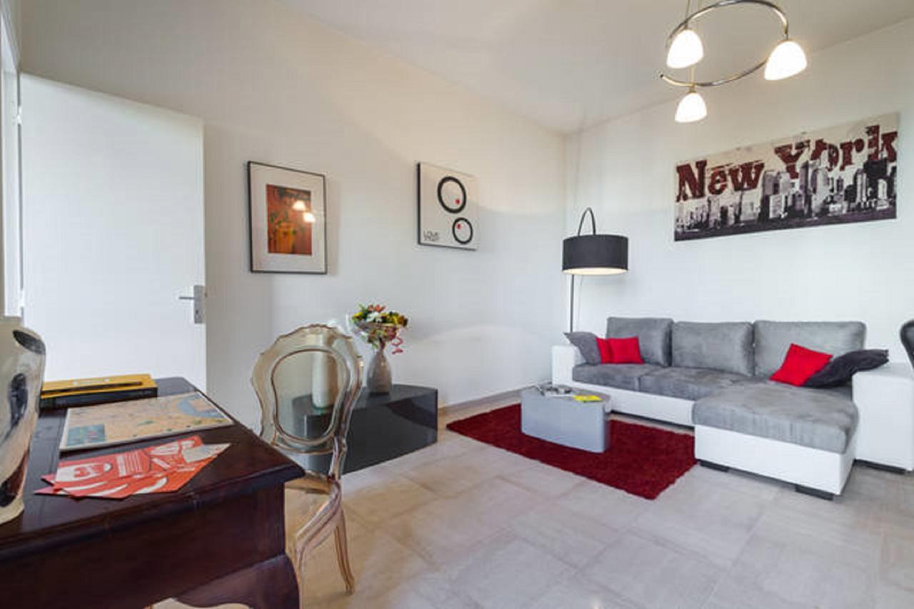 Apartment Grand H -f2, Face Vieux- Nice, Terrasse, Ascenseur, Climatisation, Terrace - Center Nizza